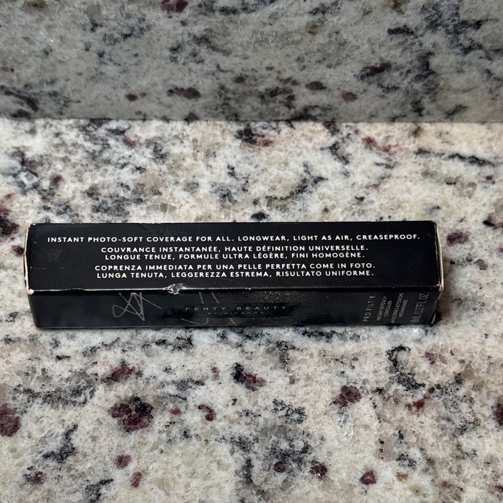 Fenty 330 Pro Filt’R Concealer - Picture 4 of 4